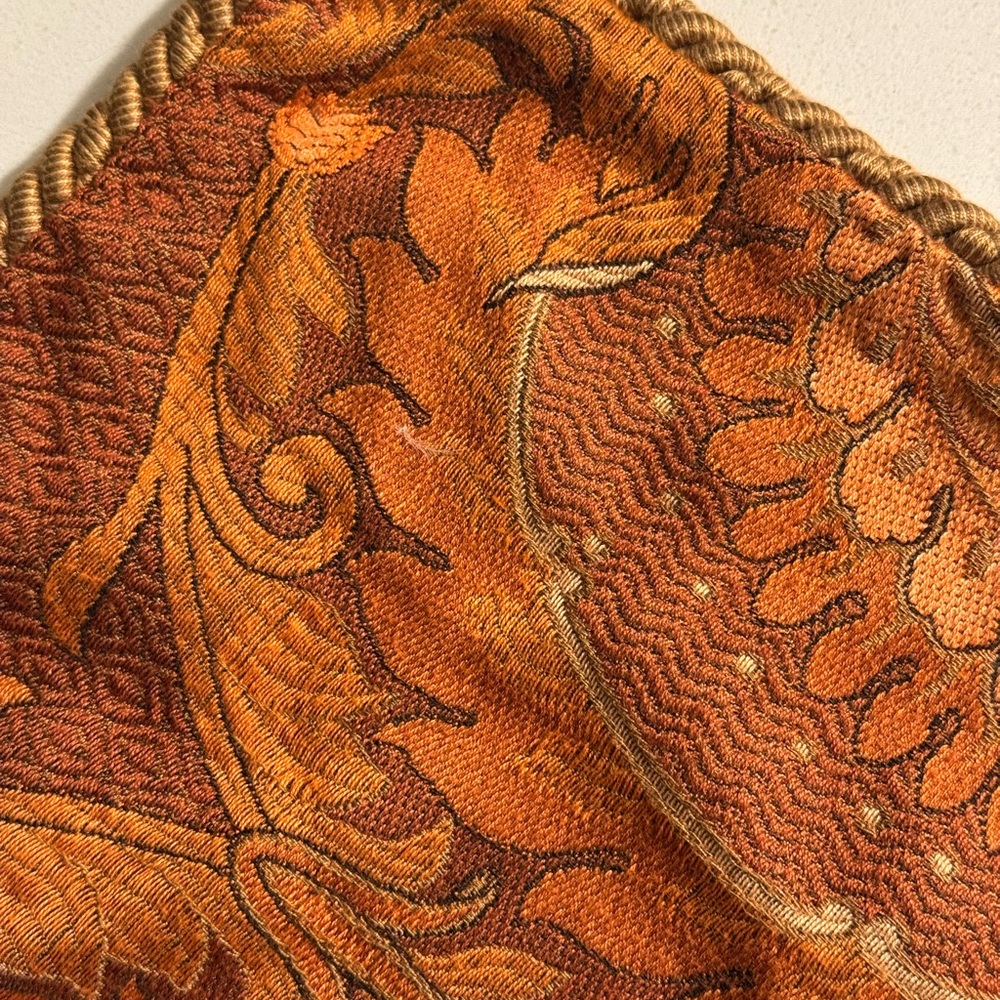 Elegant Paisley Comforter in Rich Brown - Picture 3 of 9